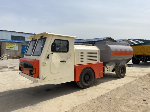 CY-3000矿用柴油机无轨油料运输车